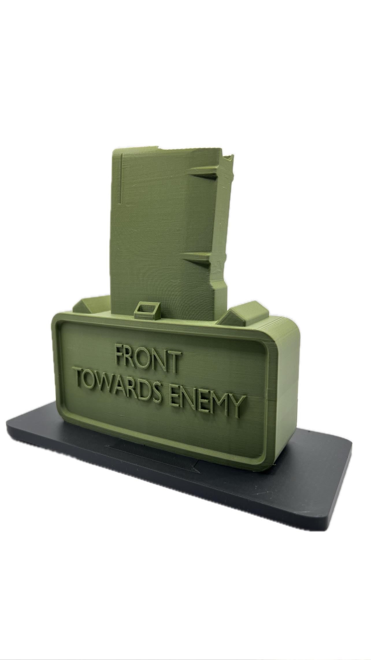 Claymore-Inspired Rifle Display Stand for AR-15/M4